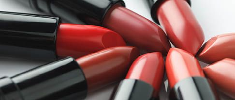 Weinhold Legal Advises Sarantis Group on Acquisition of Cosmetics Company